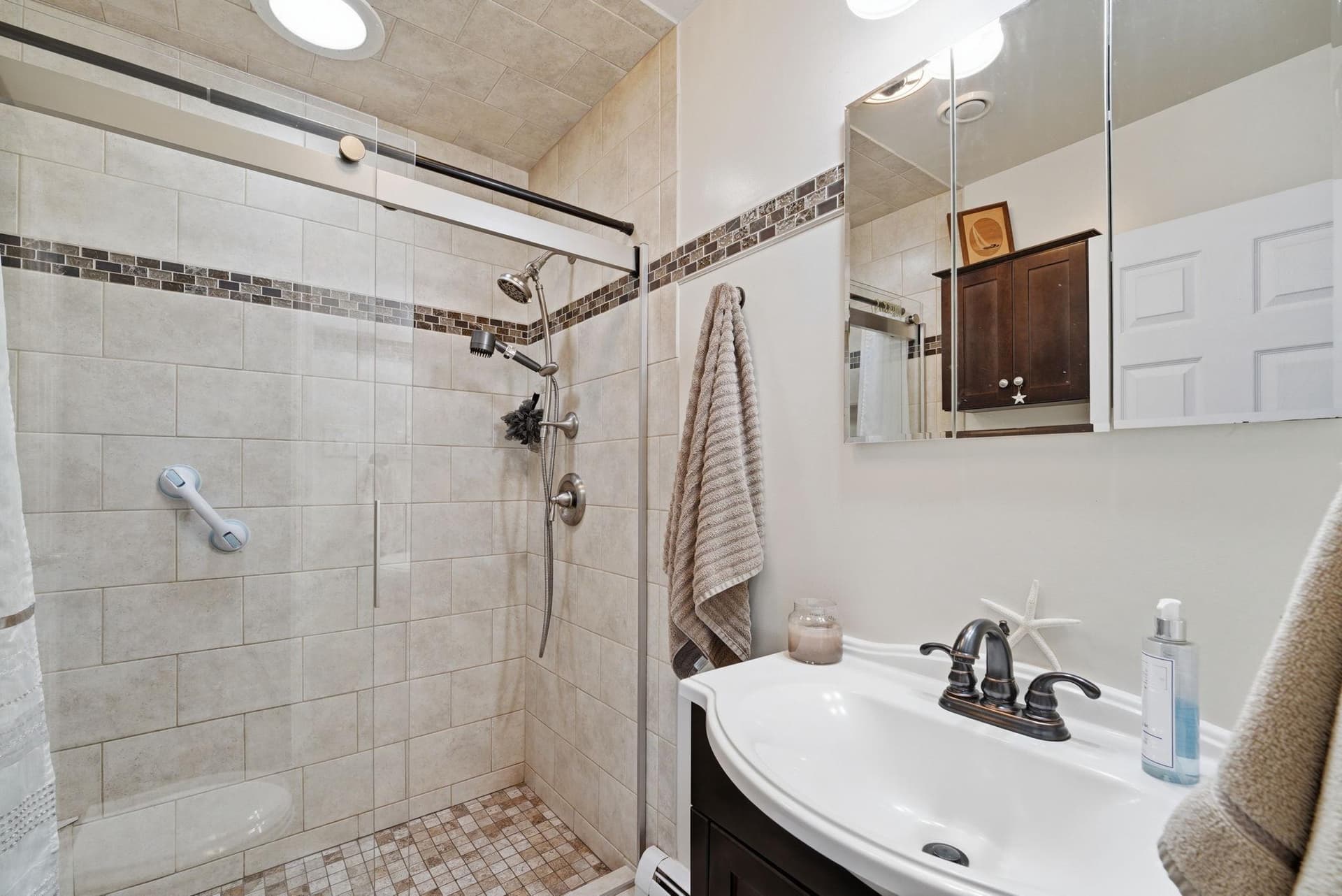 55 Midway photo 21