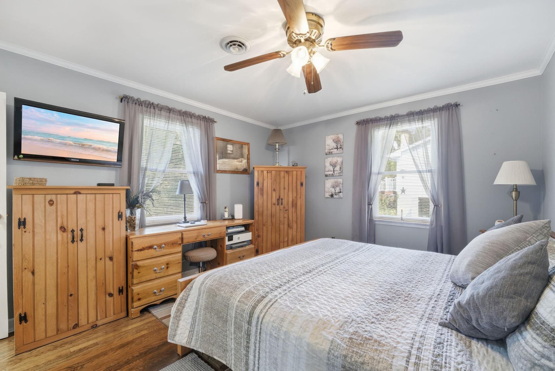 55 Midway photo 24