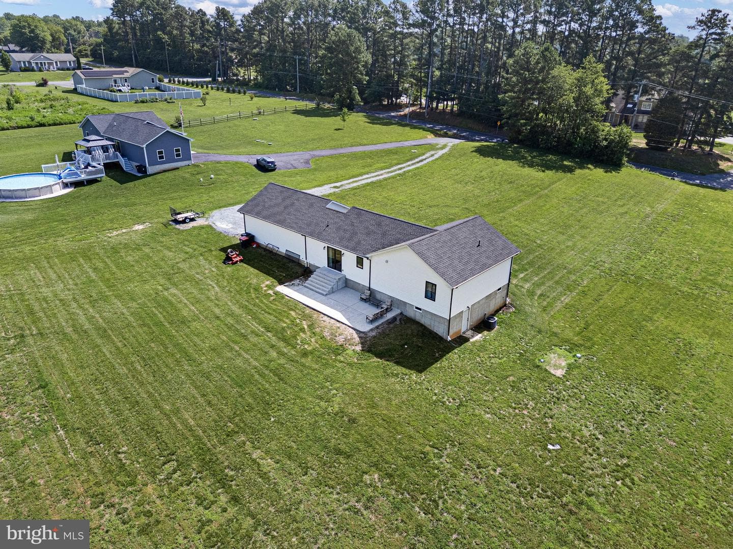 789 Oldfield Point Road photo 3