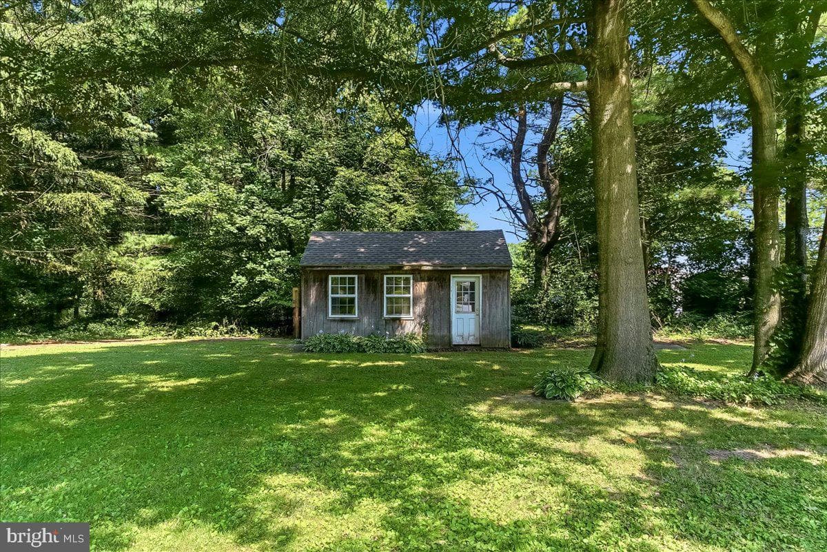 2765 Blue Ball Road photo 47