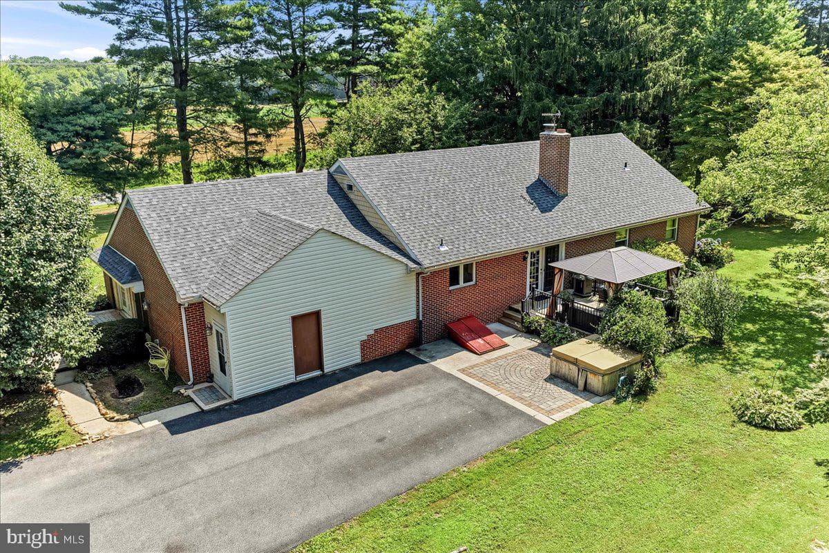 2765 Blue Ball Road photo 53