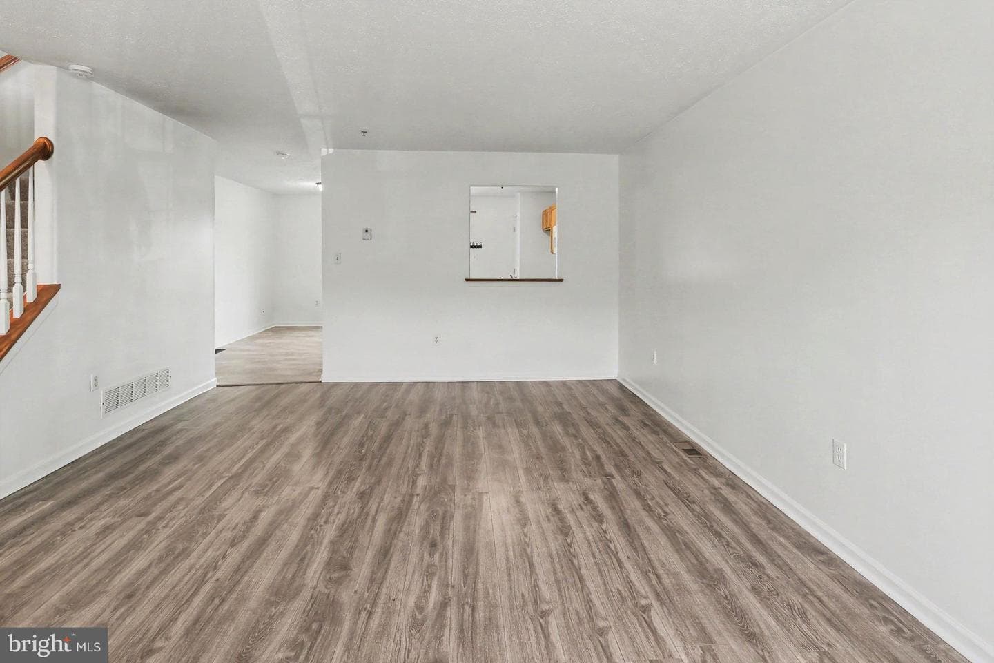 7 Kina Court photo 4