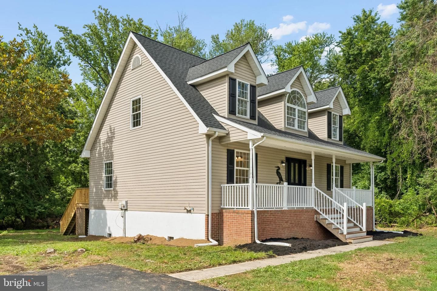 224 W Cecil Avenue photo 3