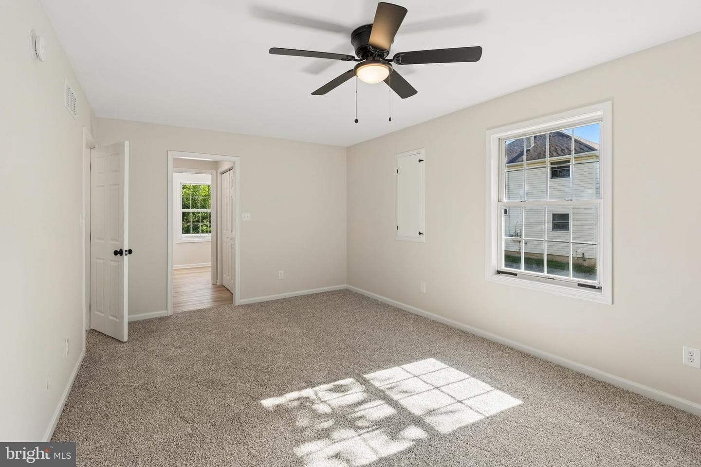 224 W Cecil Avenue photo 38