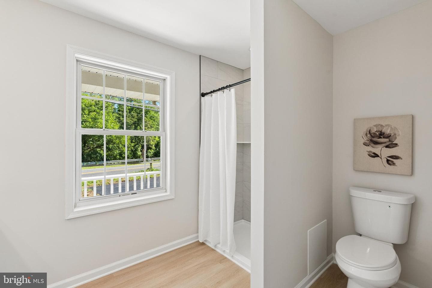 224 W Cecil Avenue photo 41