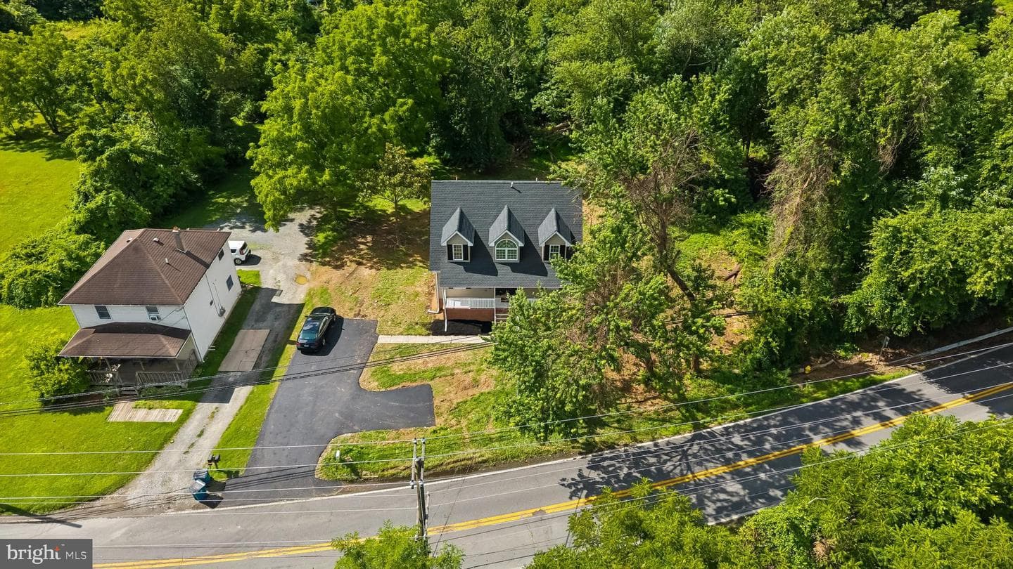 224 W Cecil Avenue photo 8
