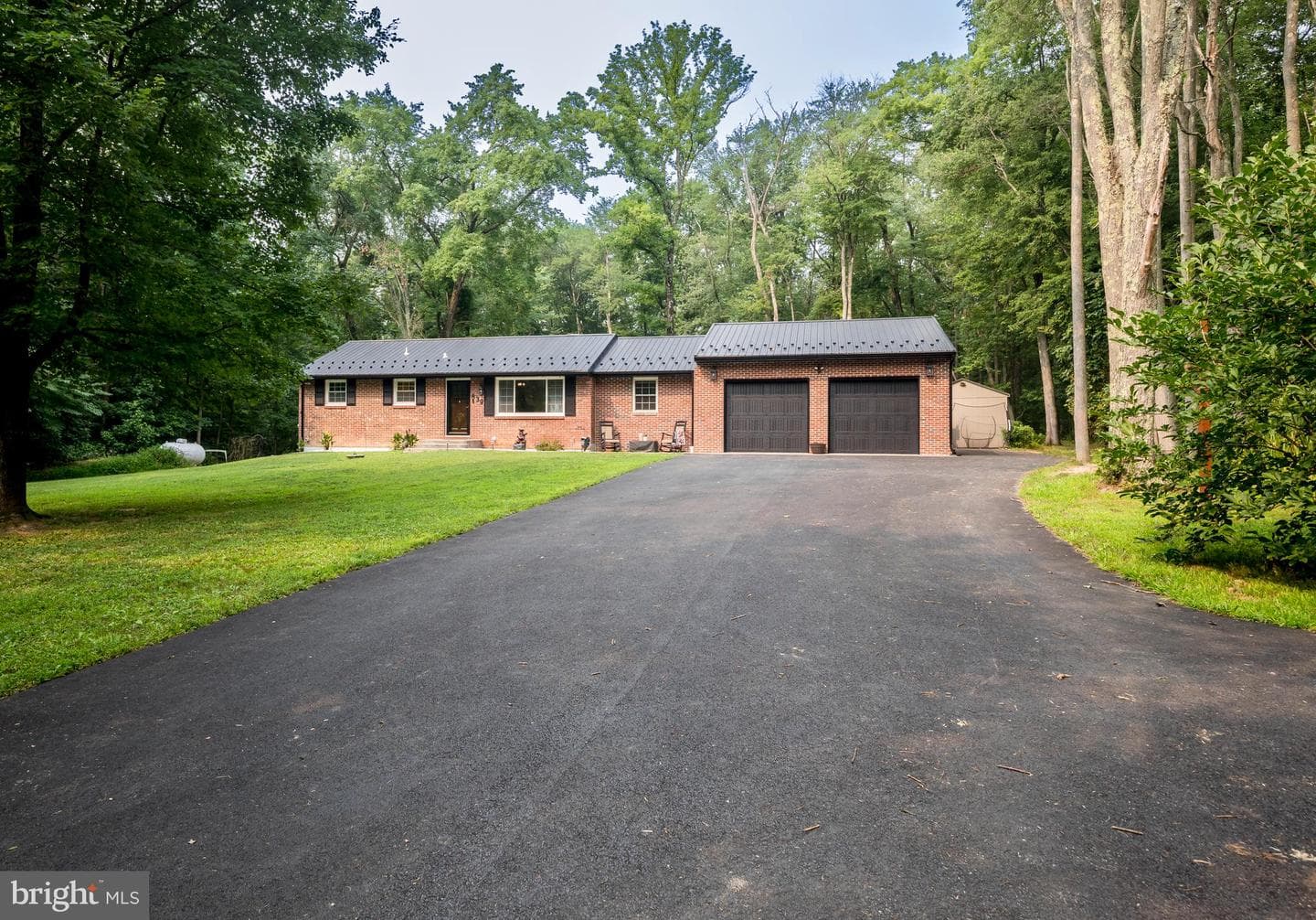 839 Red Toad Road photo 2