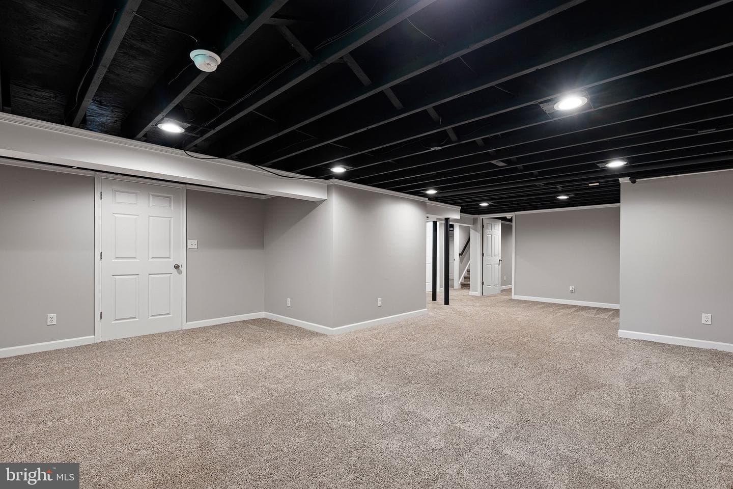 215 Calvert Road photo 30