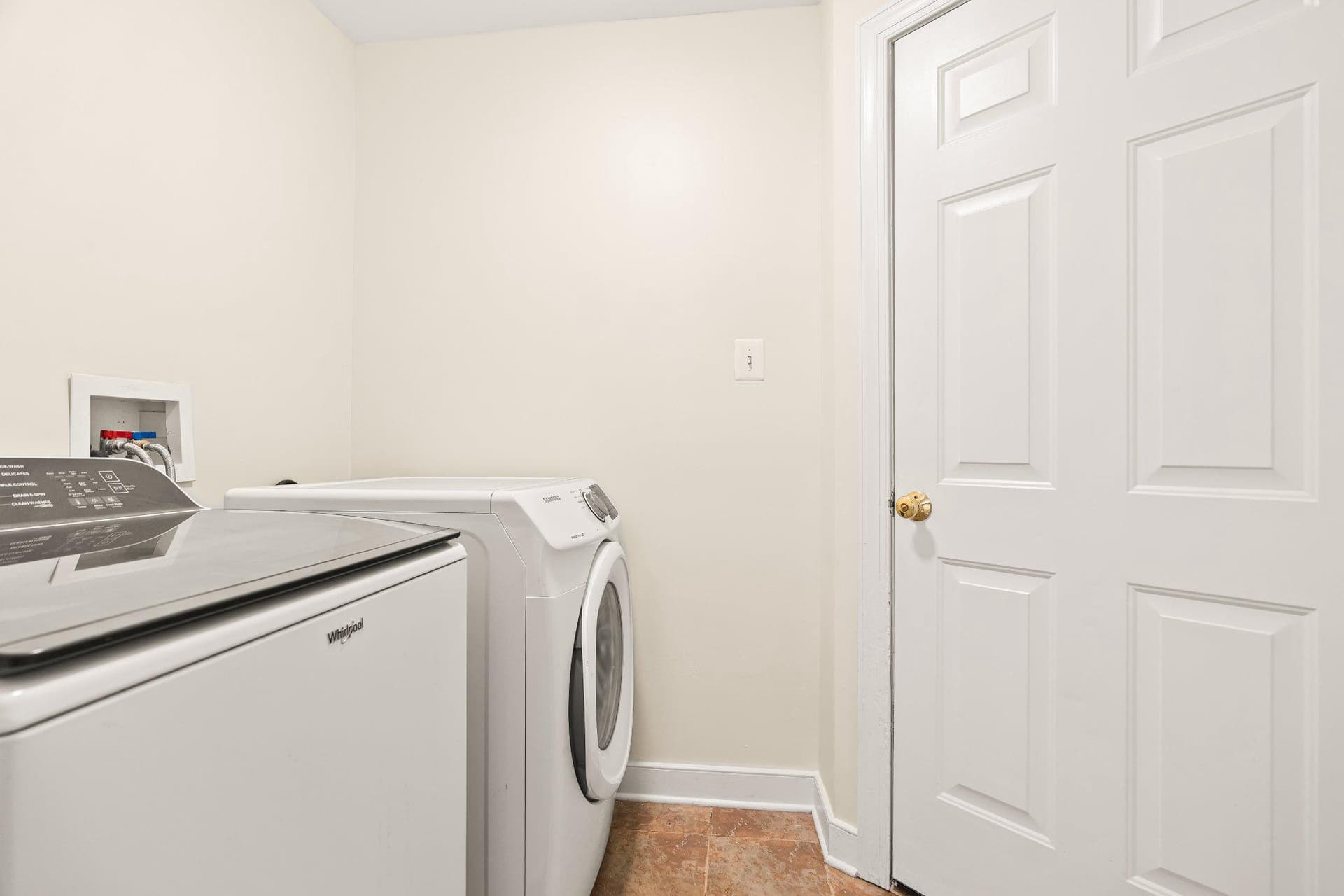 100 Raydan Way photo 13