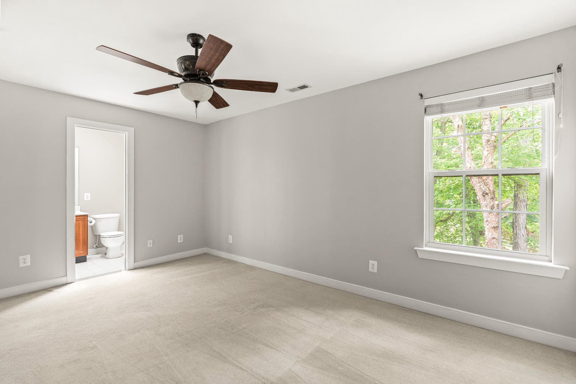 100 Raydan Way photo 18