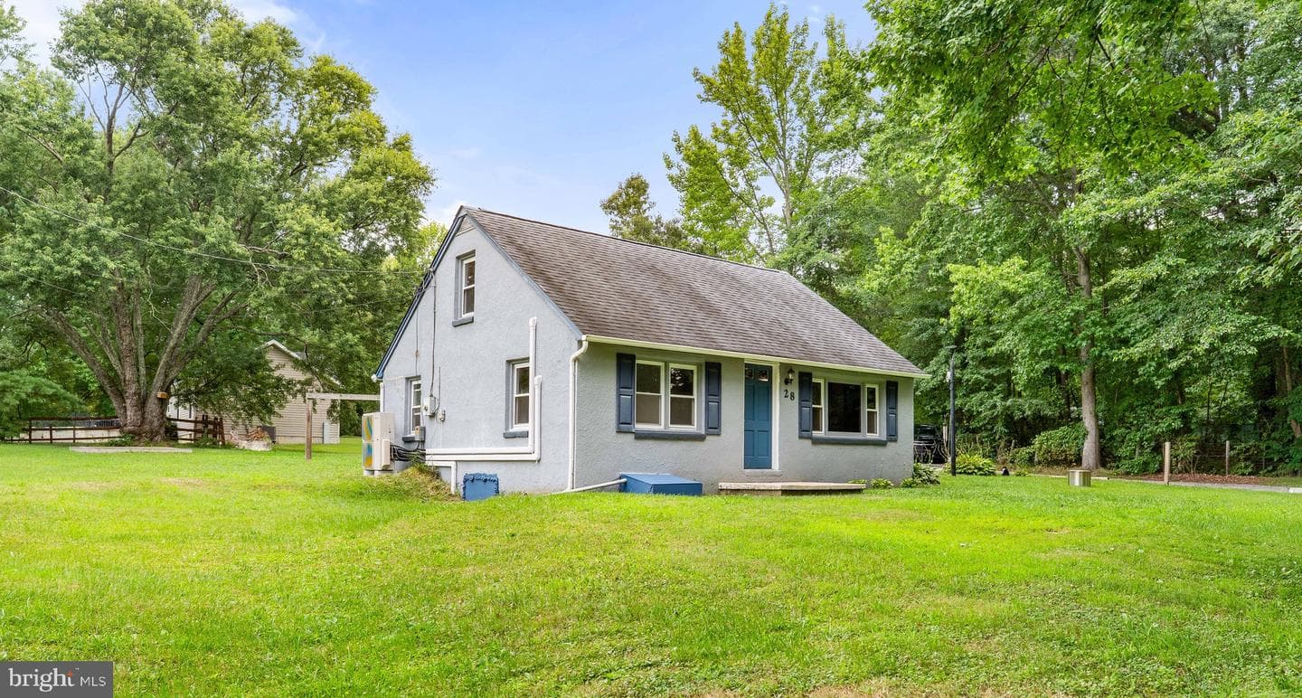 28 Chestnut Hill Lane photo 1