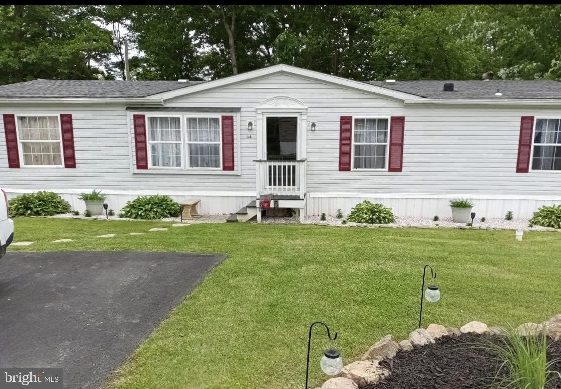 14 Buddy Blvd photo 1