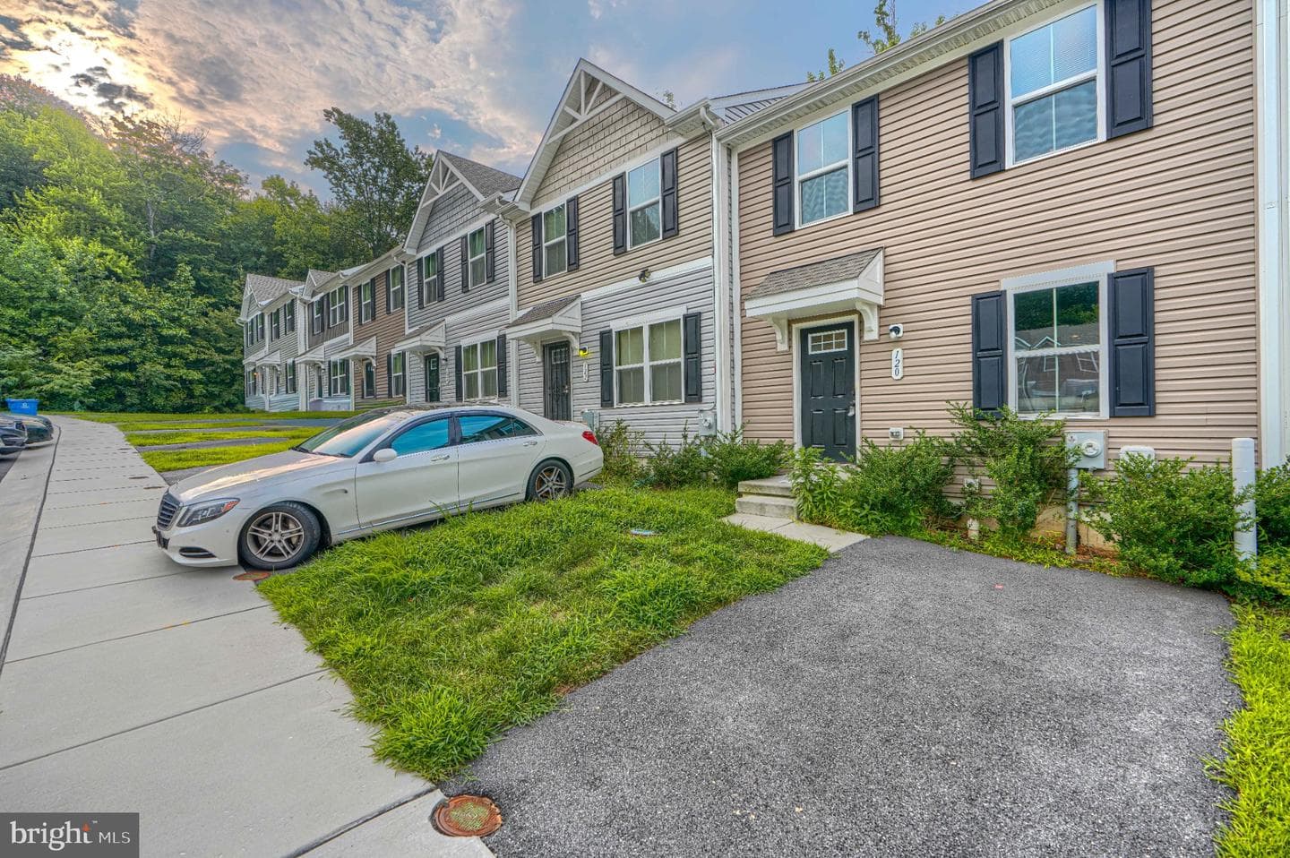 120 Erin Court photo 1