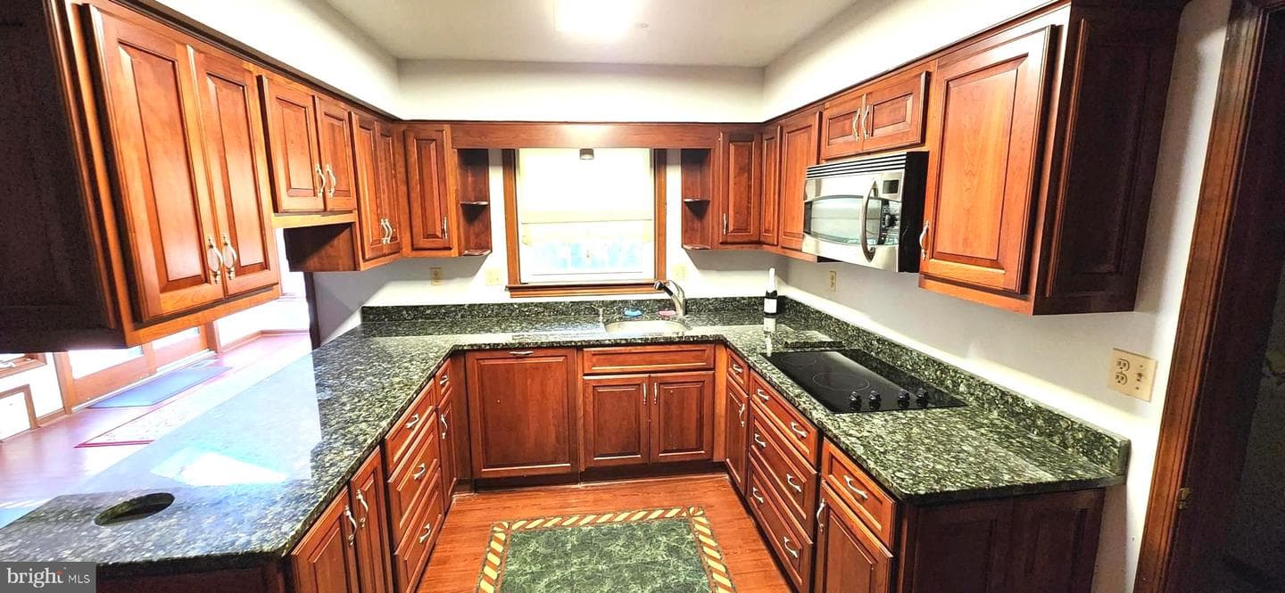 405 Crabapple Court photo 4
