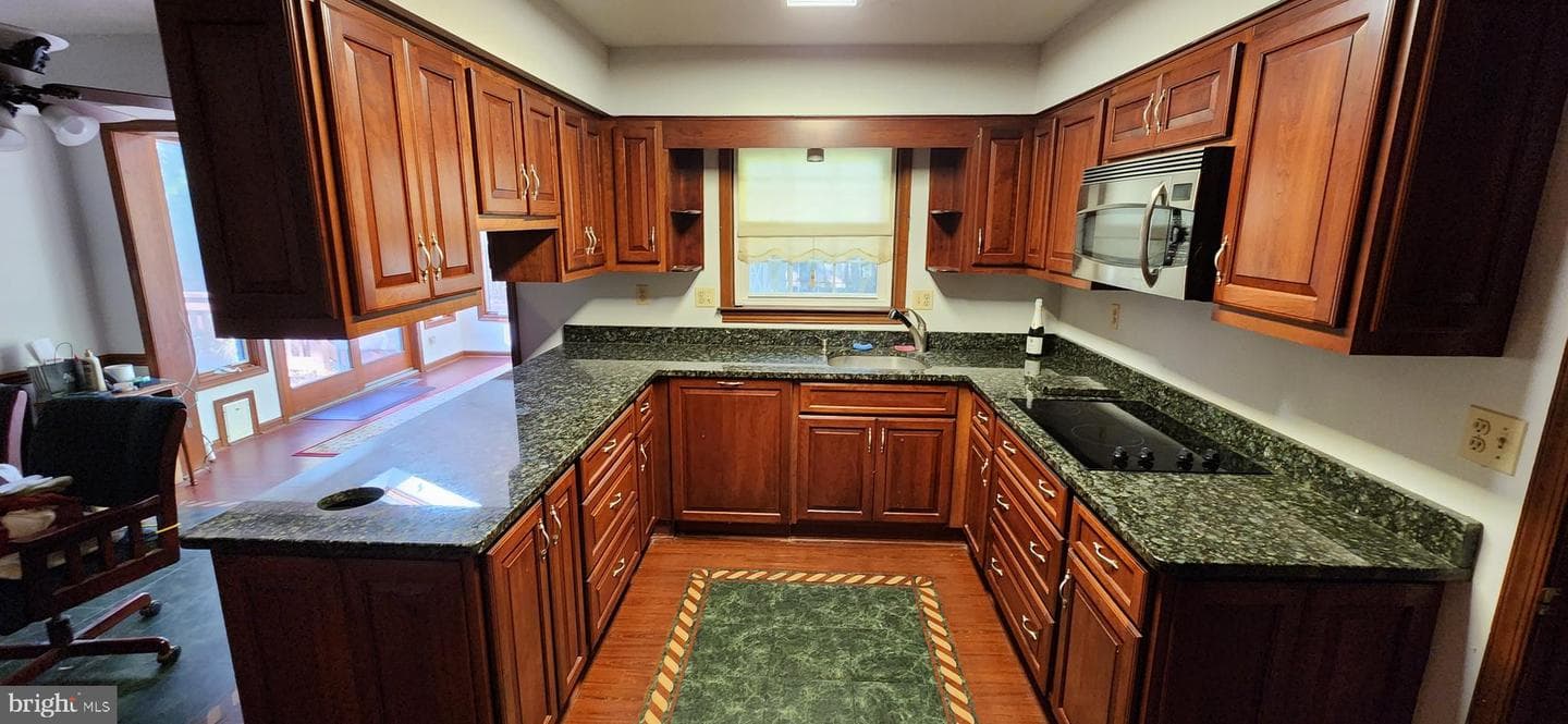 405 Crabapple Court photo 5