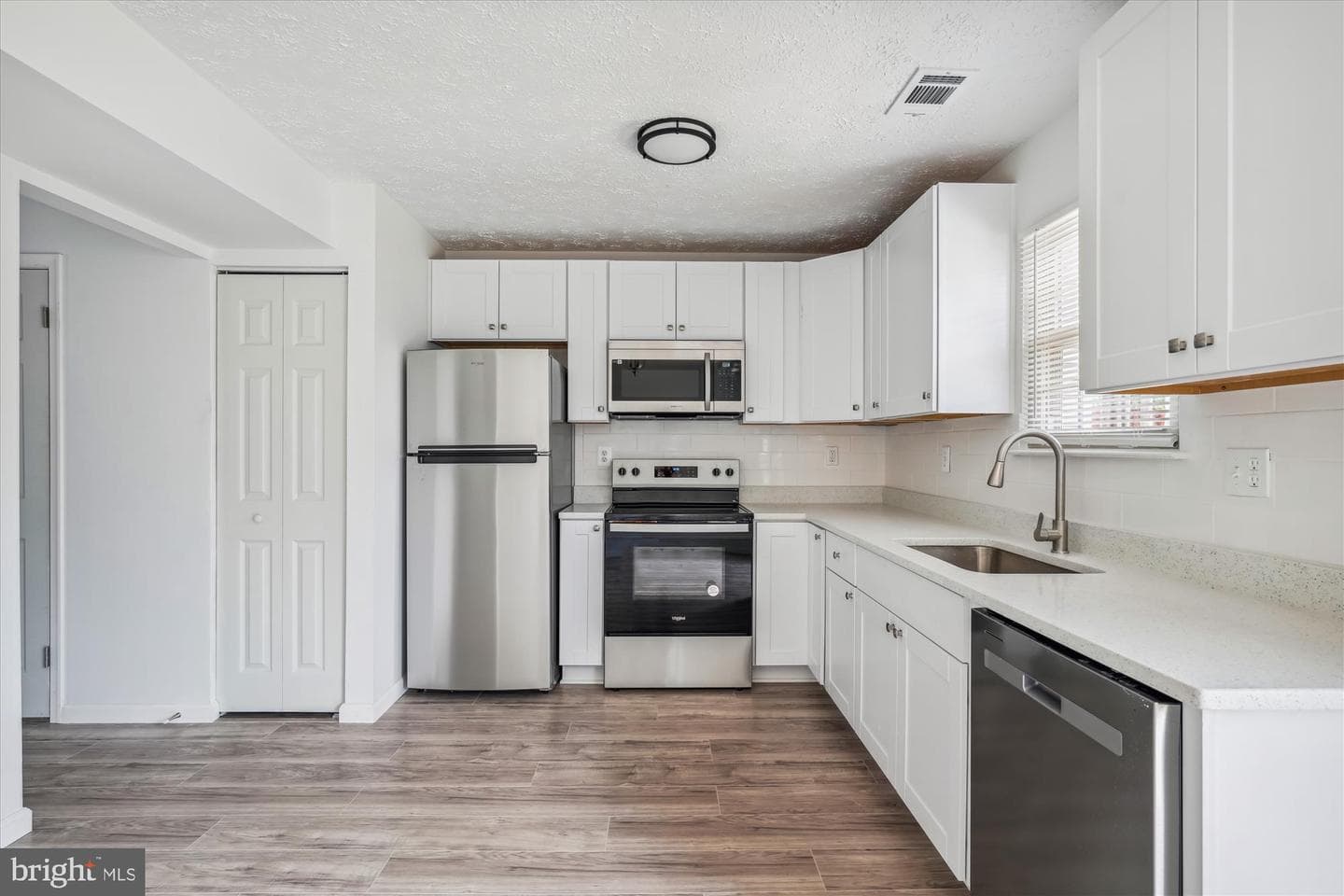 16 Dove Tree Court photo 4