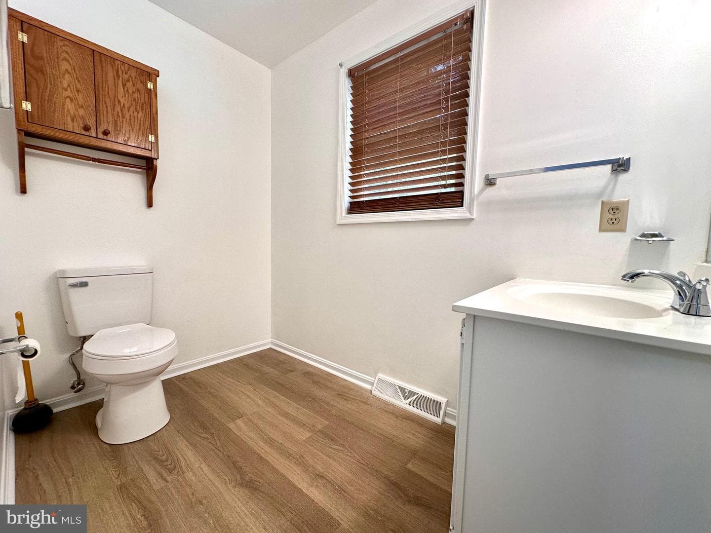 1398 Redwood Circle photo 27