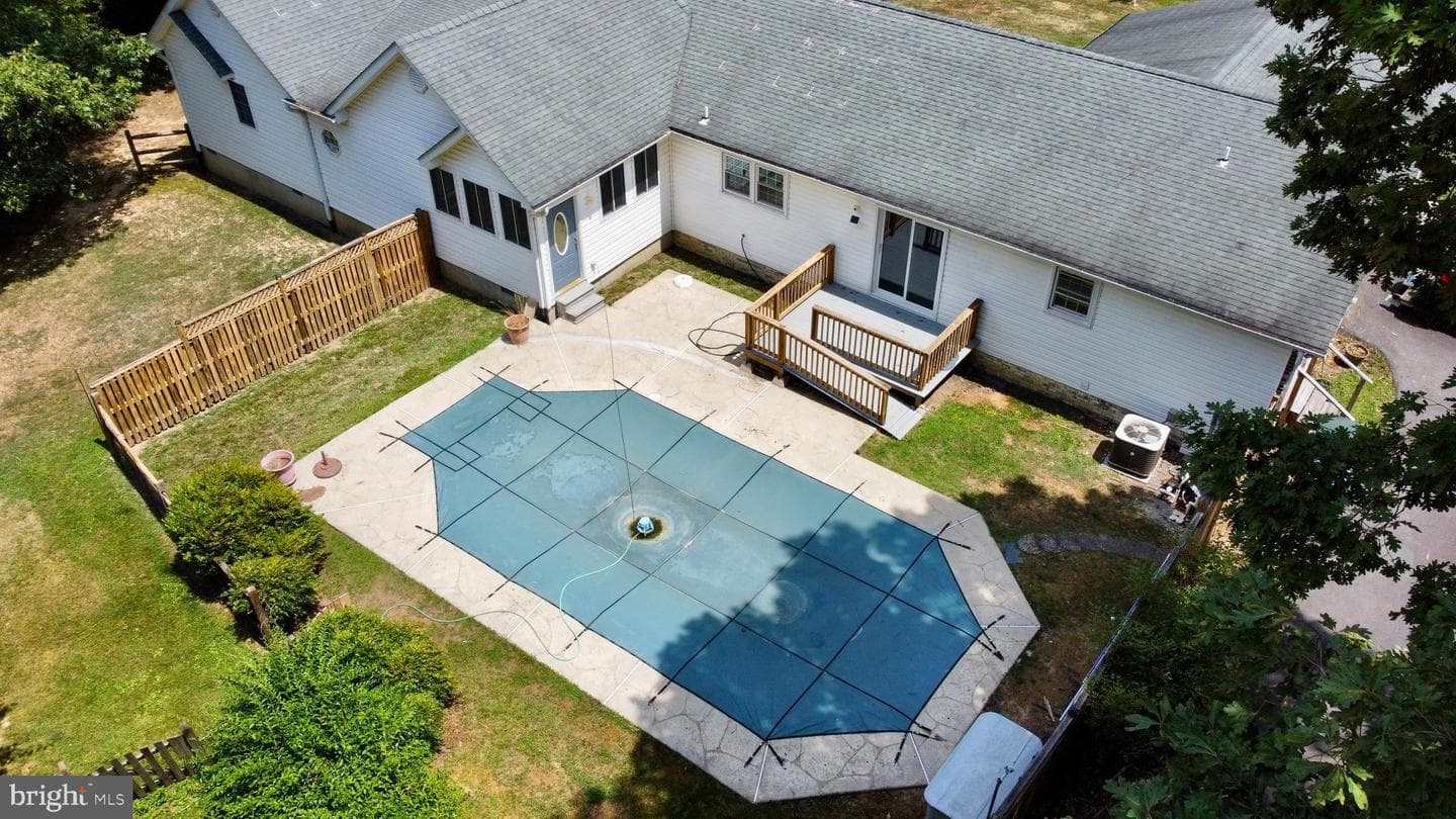1398 Redwood Circle photo 6