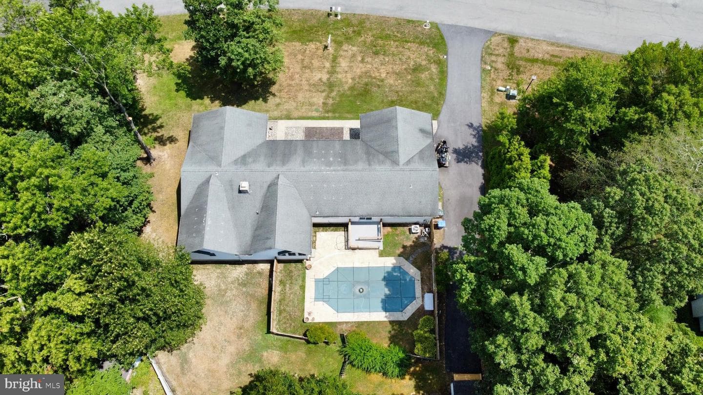 1398 Redwood Circle photo 9