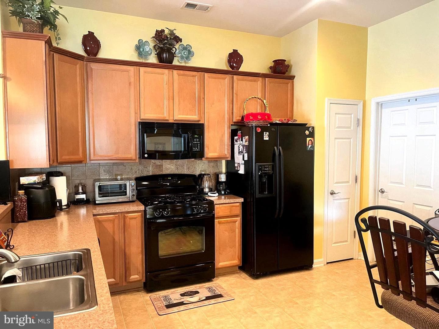 3040 Fullmoon Place photo 6