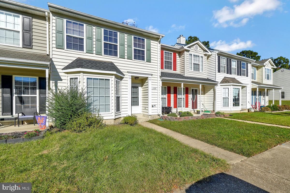 2355 Hazelwood Court photo 3