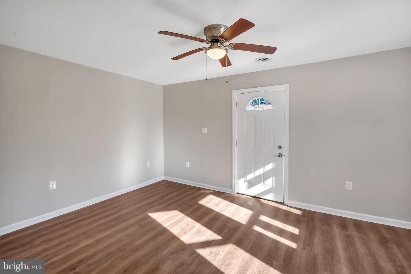 49 Circle Avenue photo 6