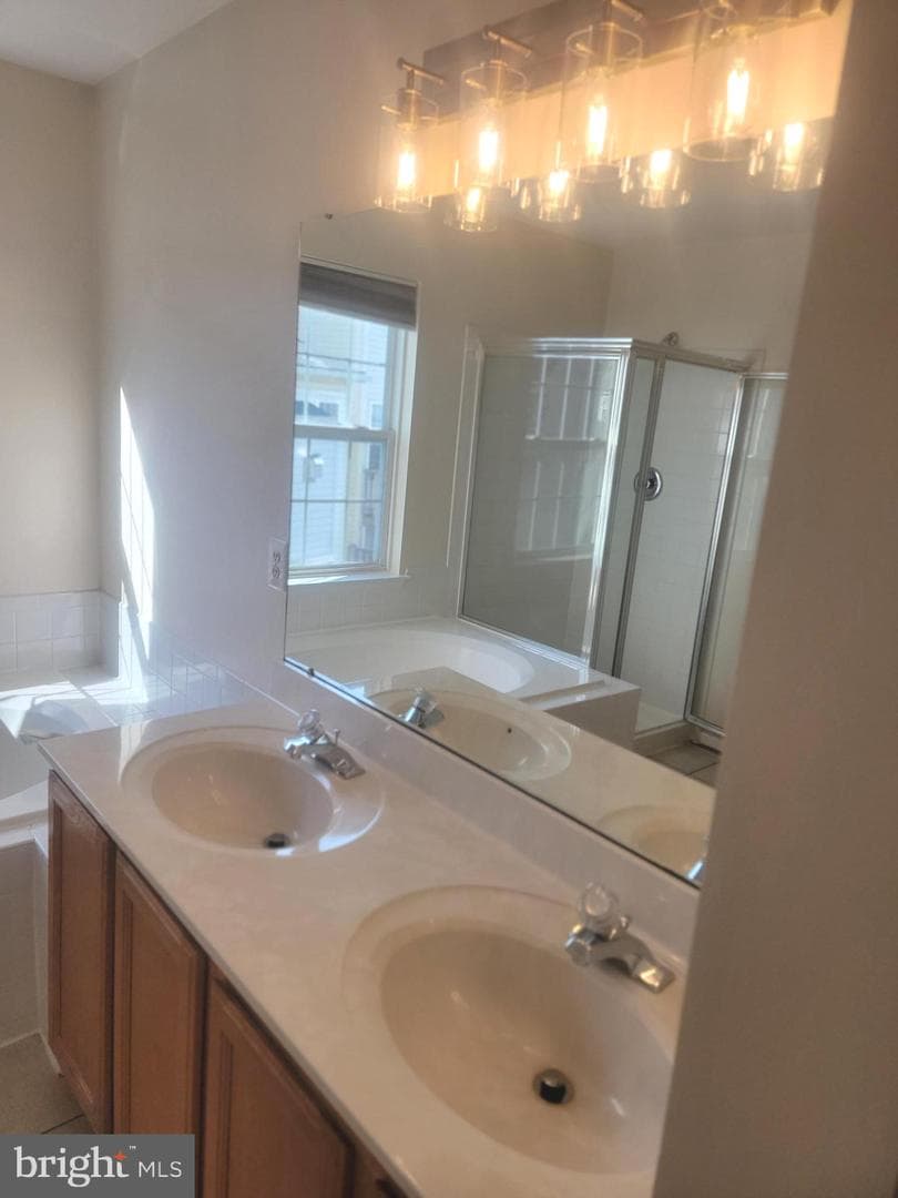 3827 Lakewood Place photo 13