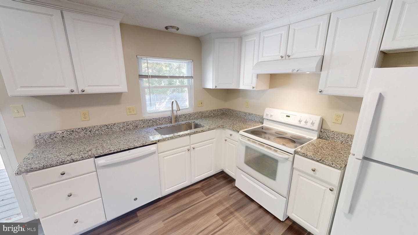 12820 Twin Oak Drive photo 21