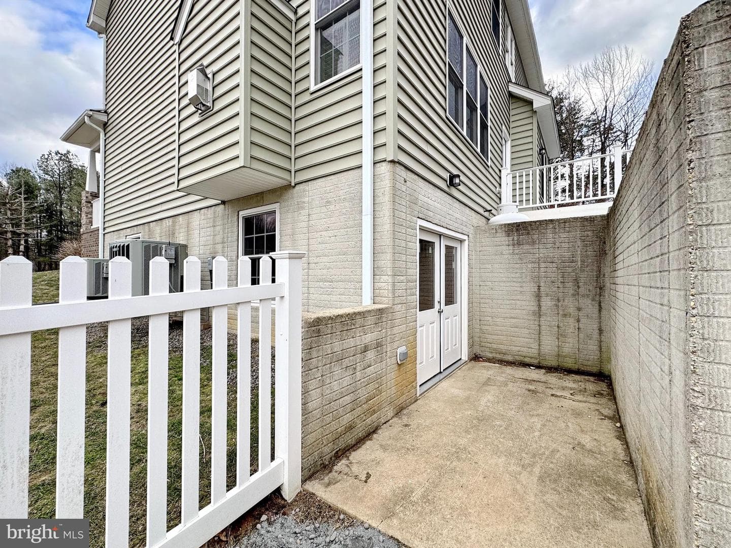 6935 Welchs Acres Place photo 9
