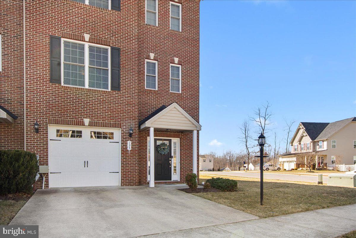135 Wheatfield Drive photo 3