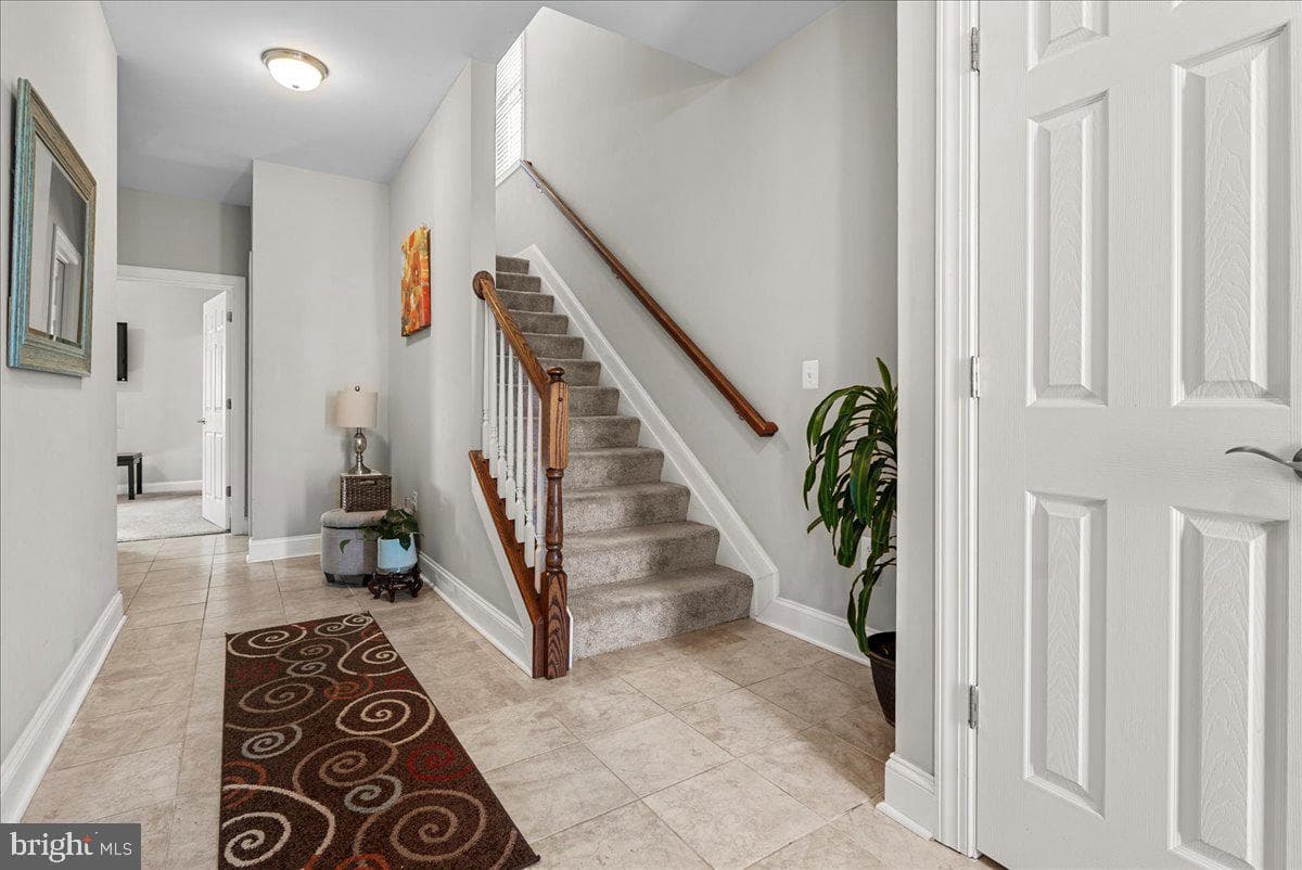 135 Wheatfield Drive photo 4