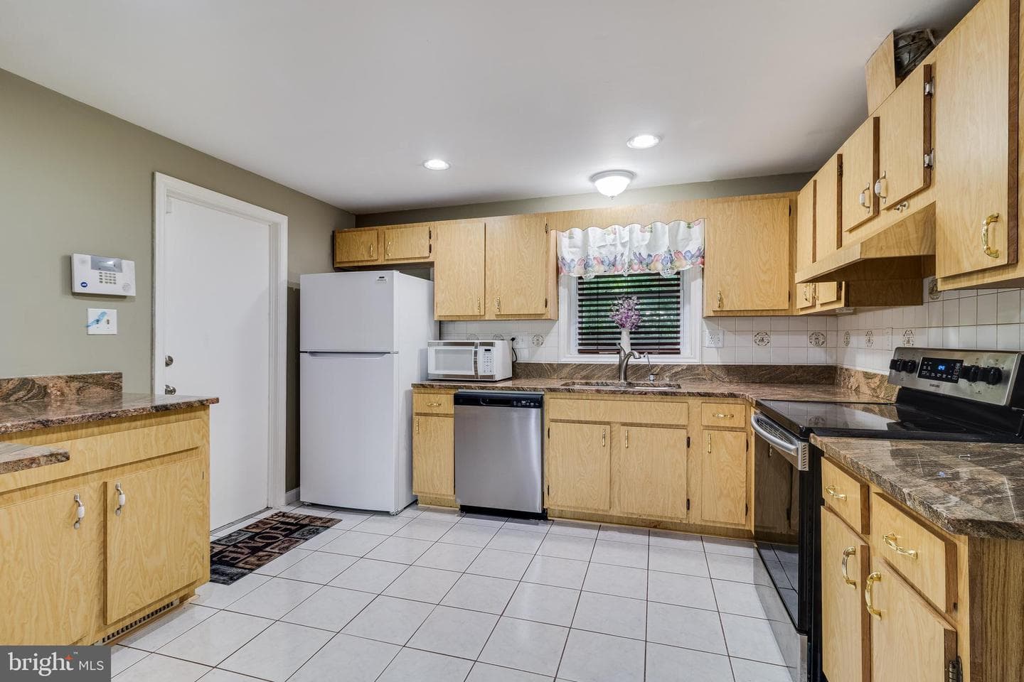 2406 Pinefield Road photo 11