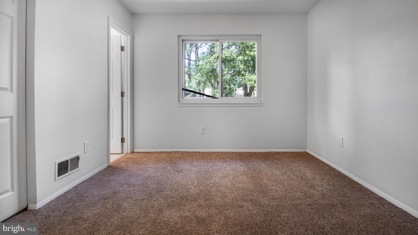 2812 Lomax Court photo 9