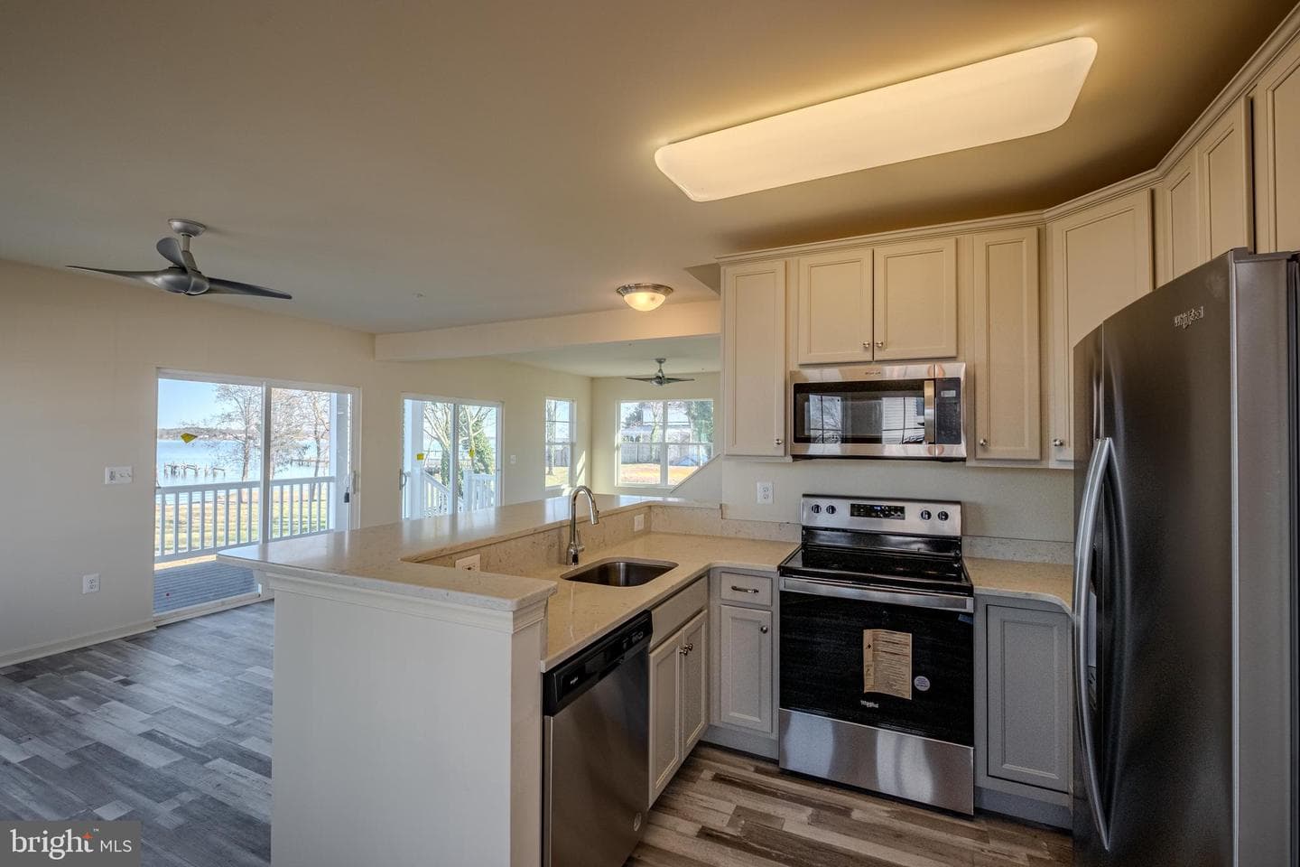 7391 Benedict Avenue photo 11