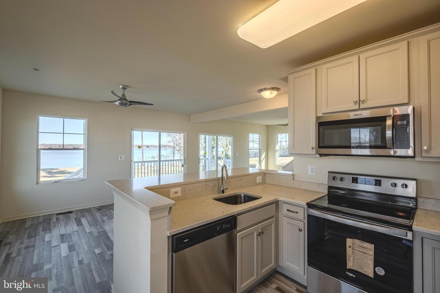 7391 Benedict Avenue photo 12