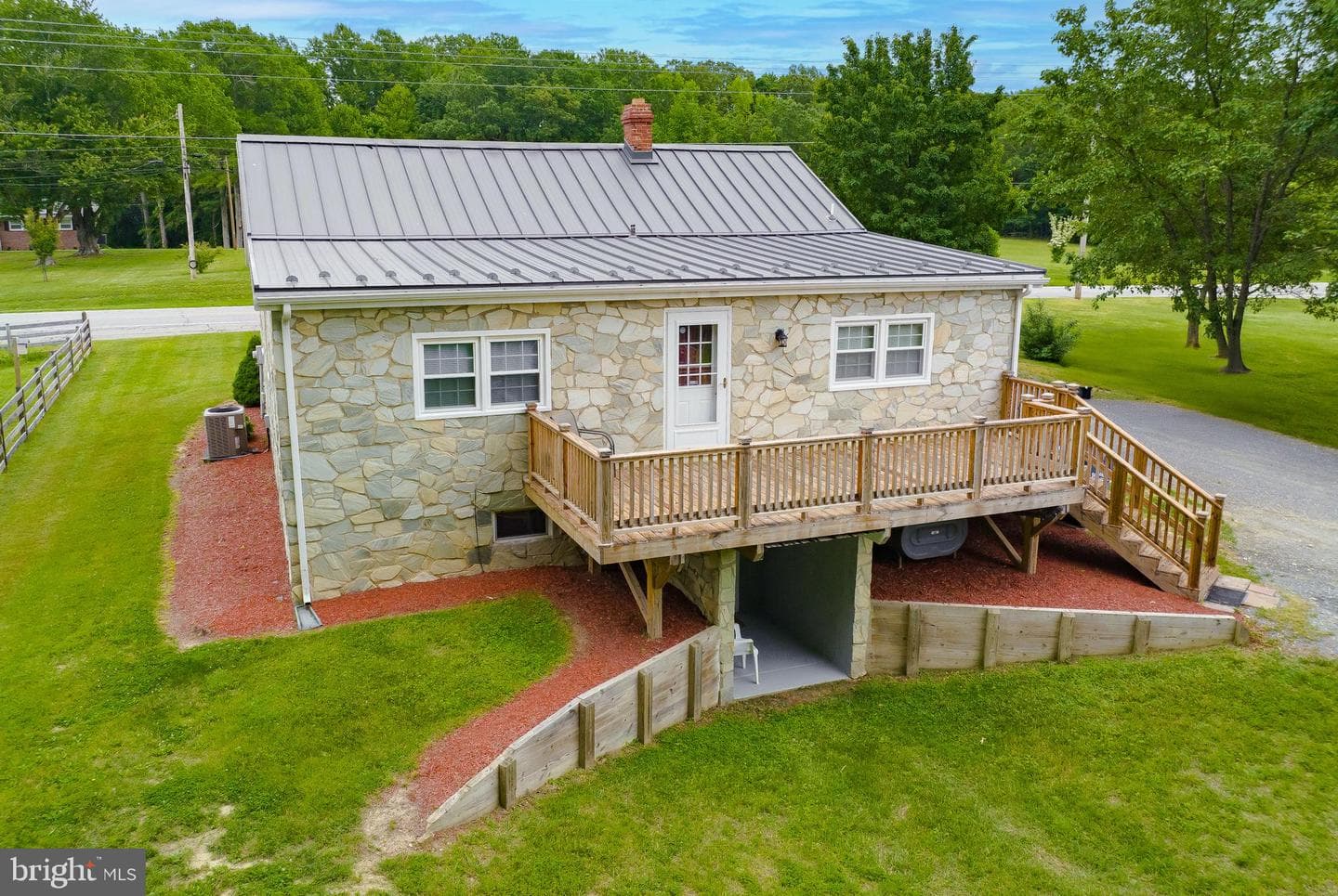 6165 Hawthorne Road photo 2