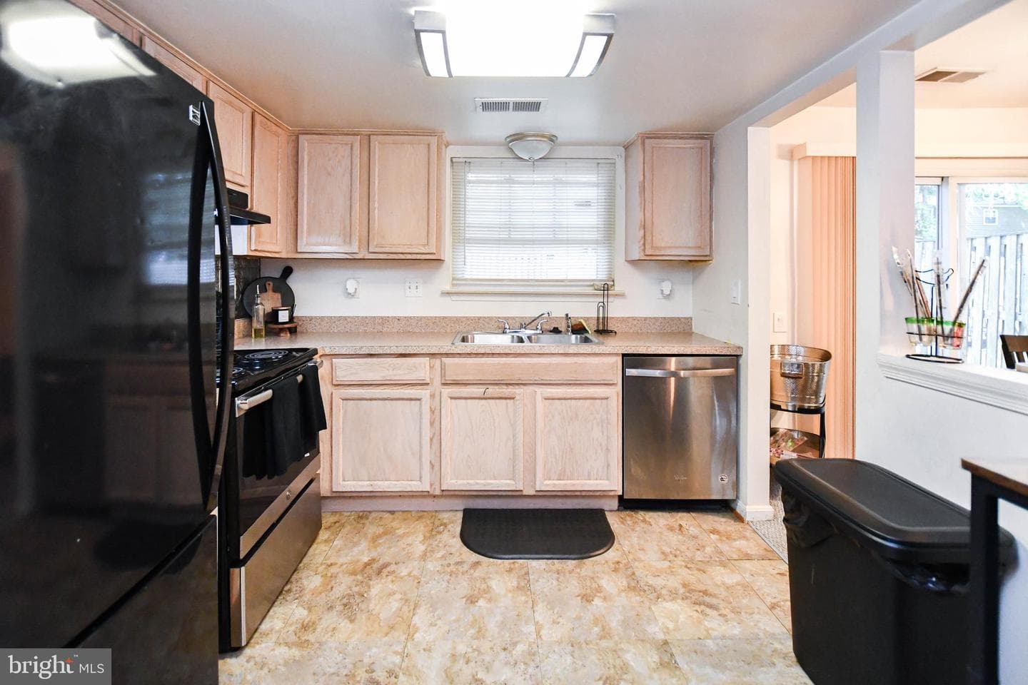 2535 Robinson Place photo 5