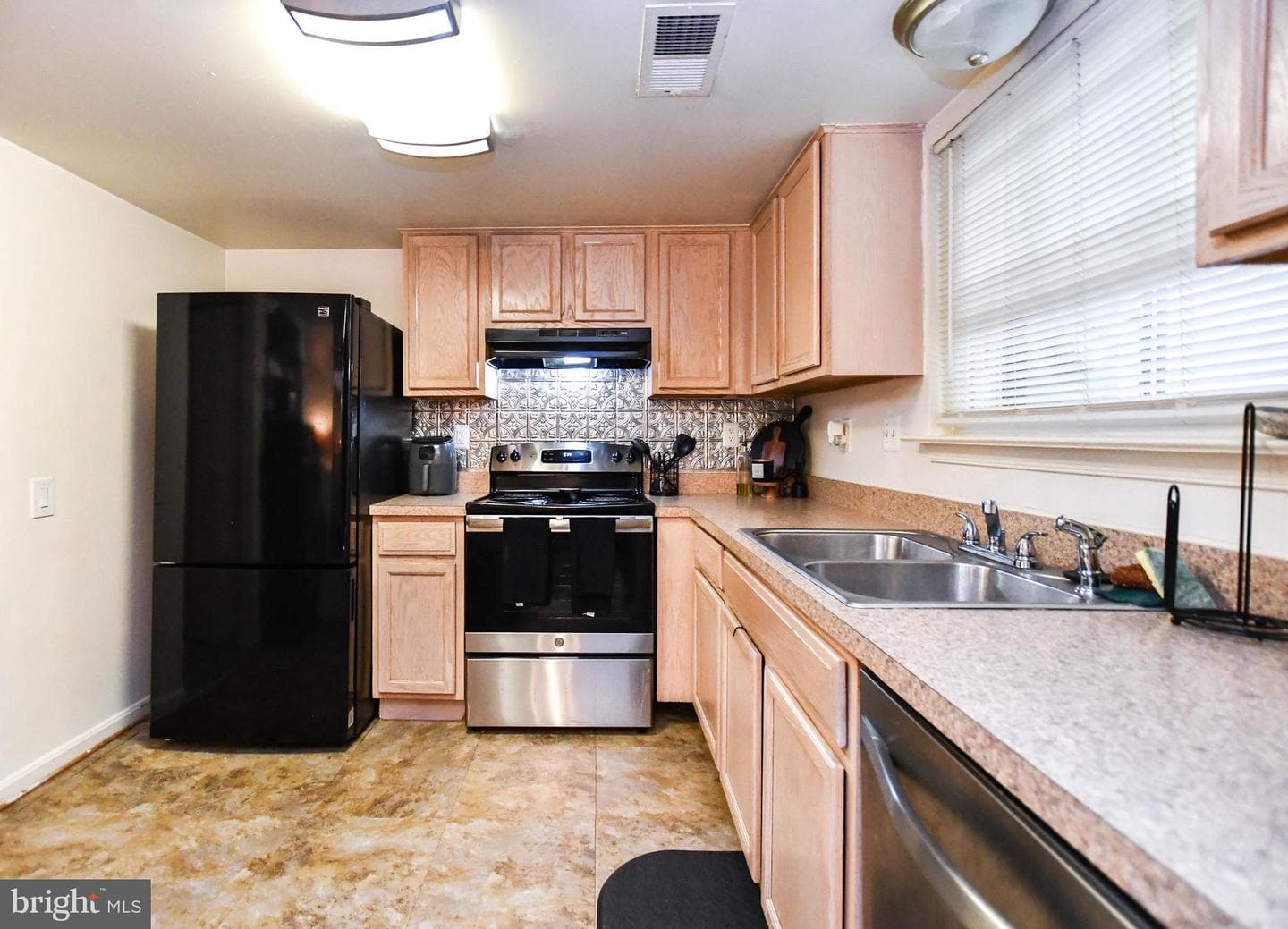 2535 Robinson Place photo 8