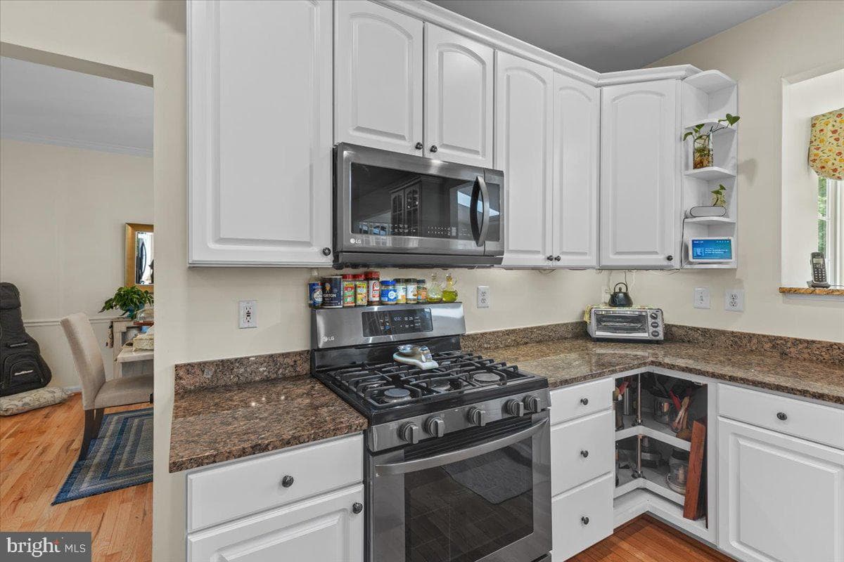 8200 Tiverton Drive photo 10