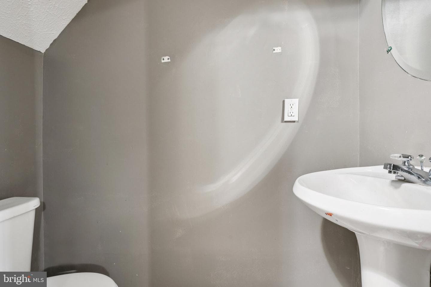 5804 Monmouth Court photo 24
