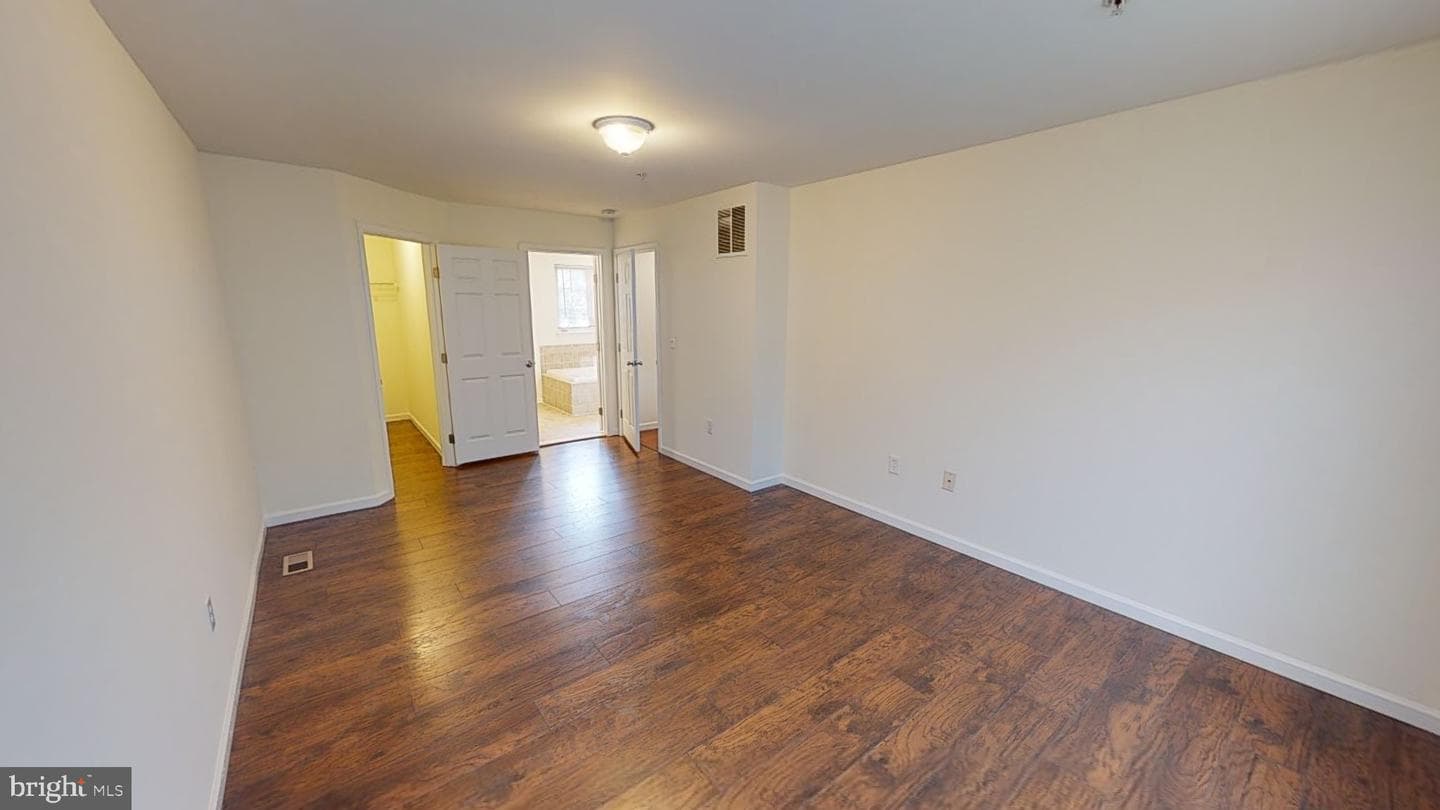 10750 Sourwood Avenue photo 45