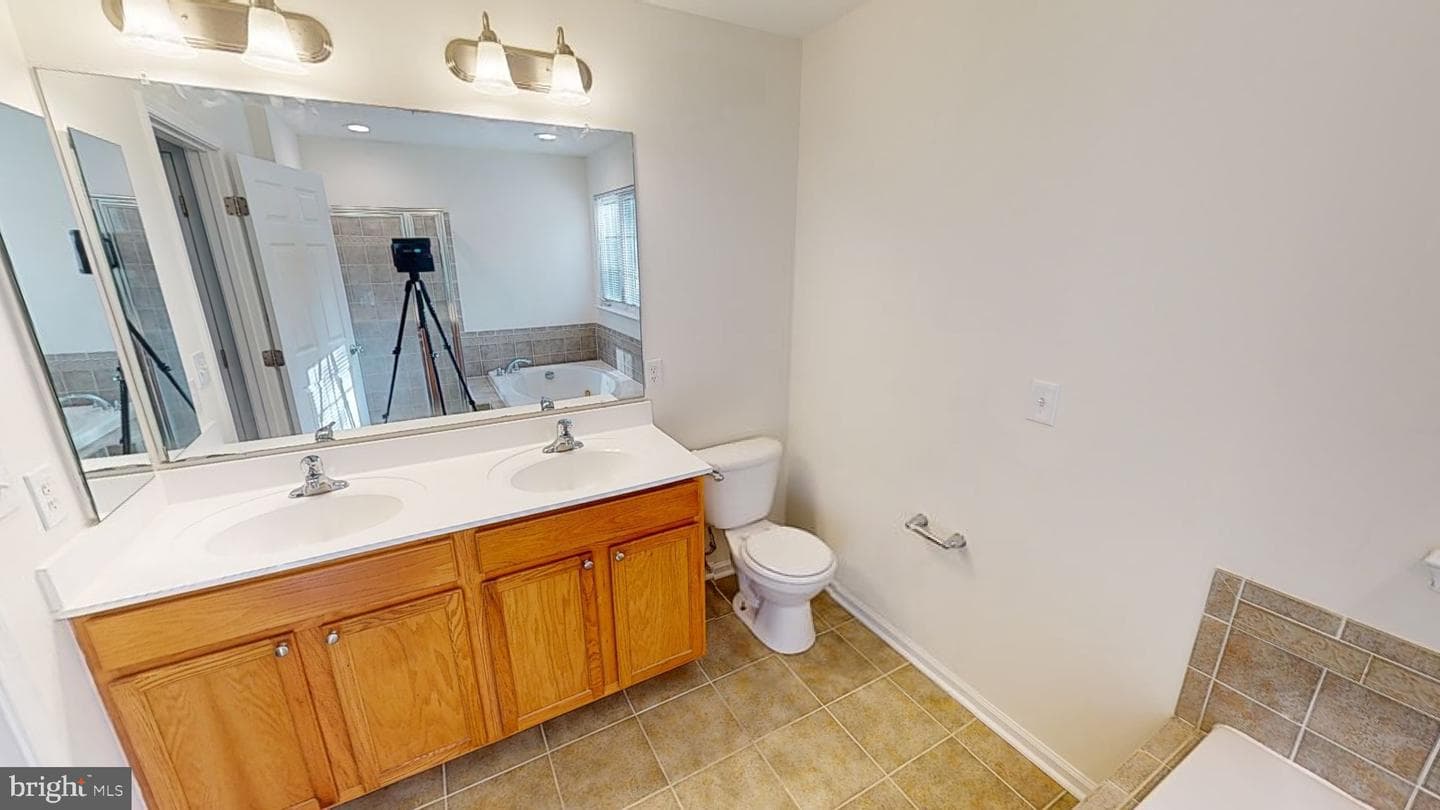 10750 Sourwood Avenue photo 52