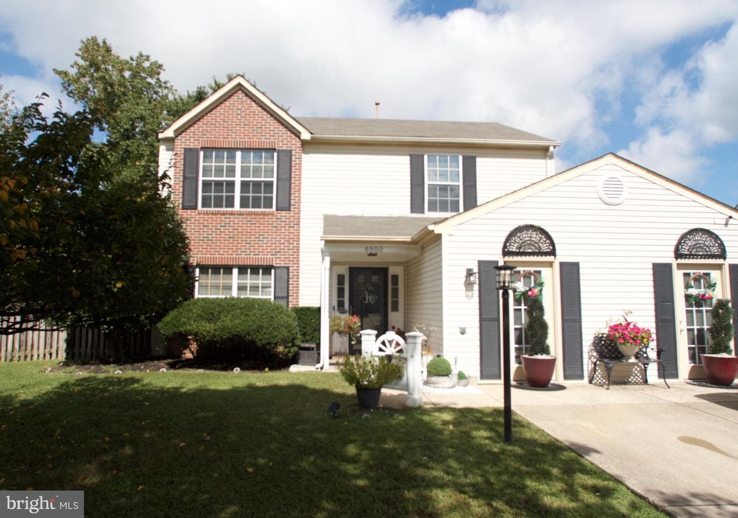 6950 Strawberry Drive photo 2