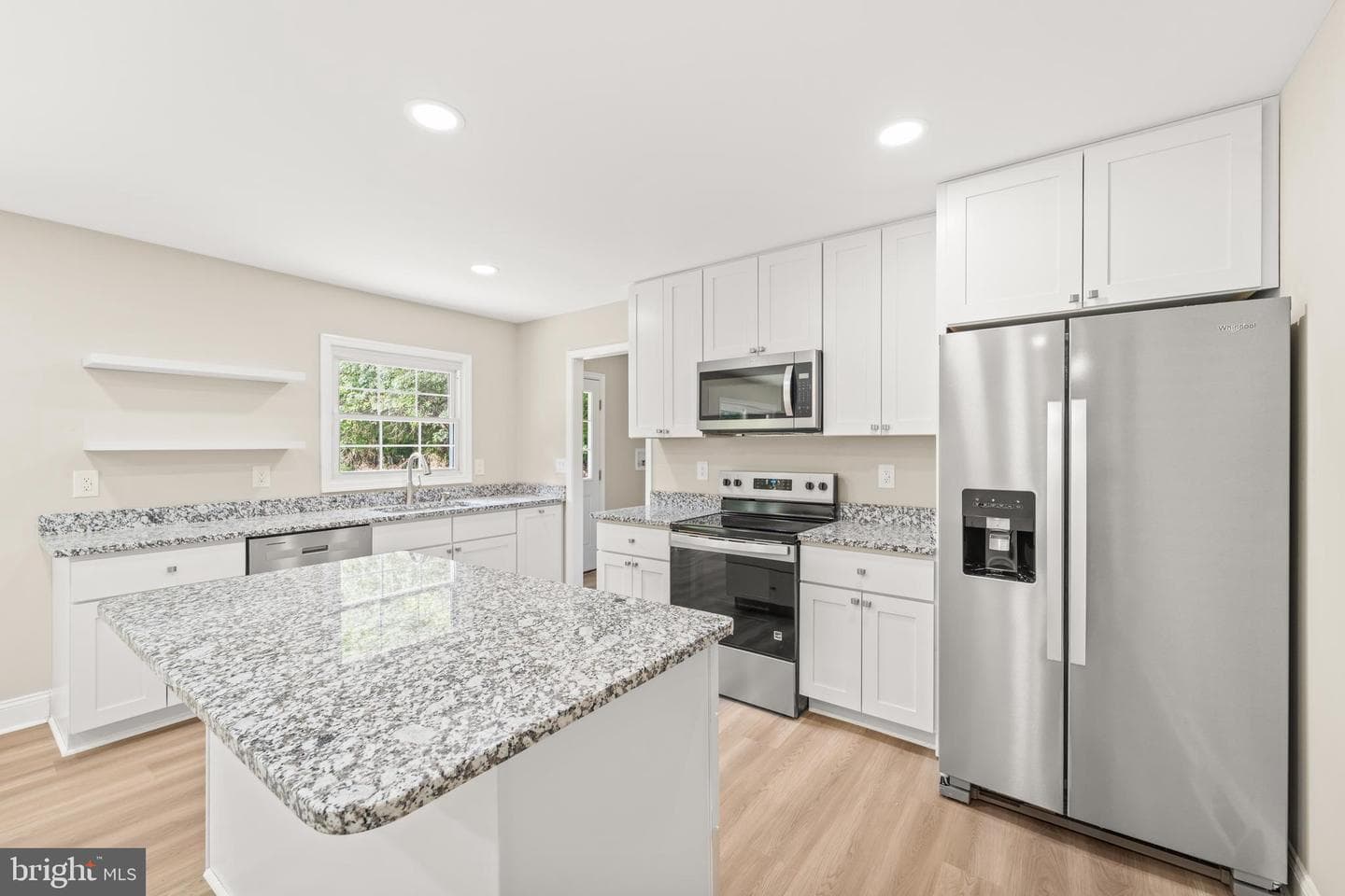 9618 Oriole Lane photo 3