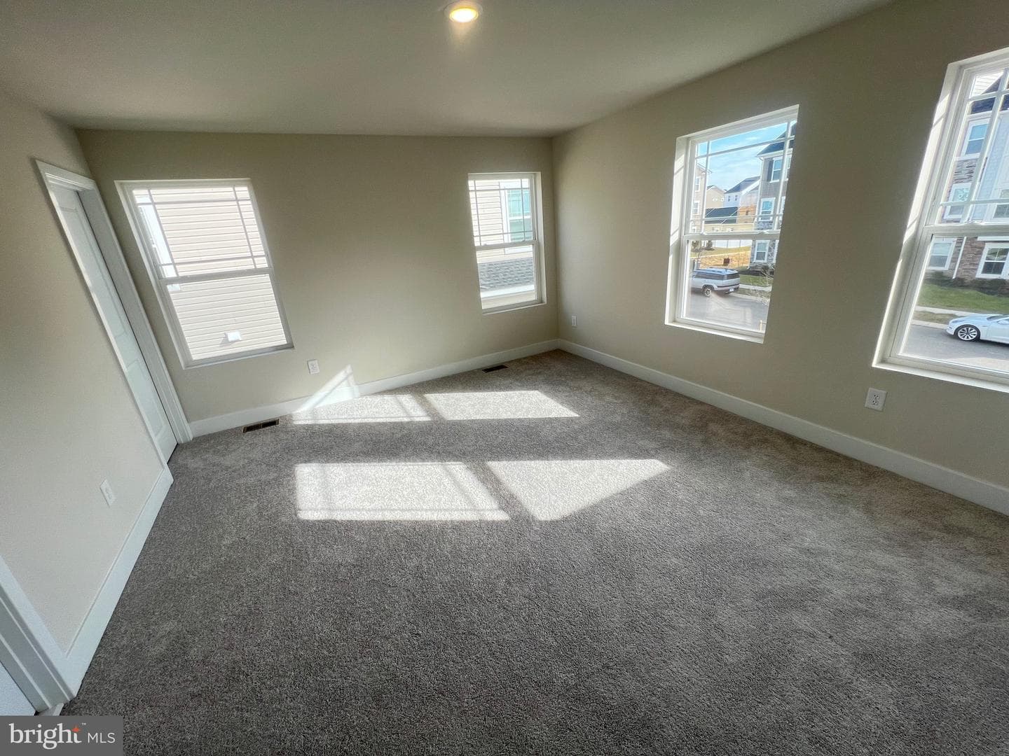 10627 Roundstone Ln photo 12