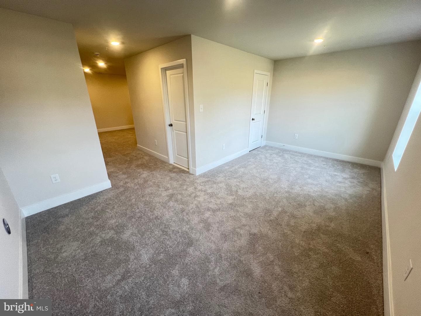 10627 Roundstone Ln photo 14