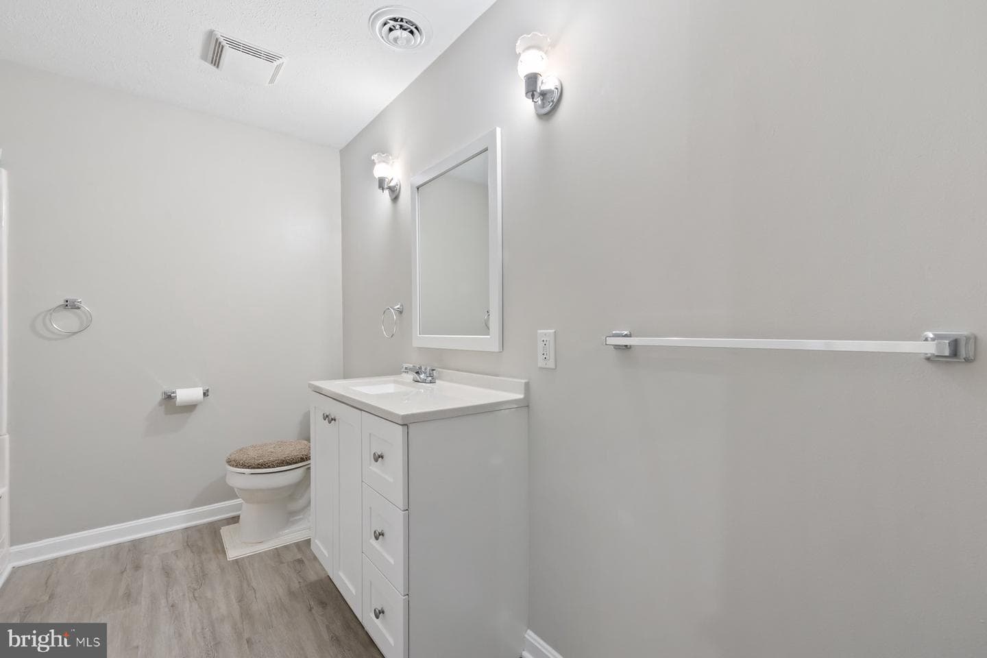 13621 Hearst Place photo 29