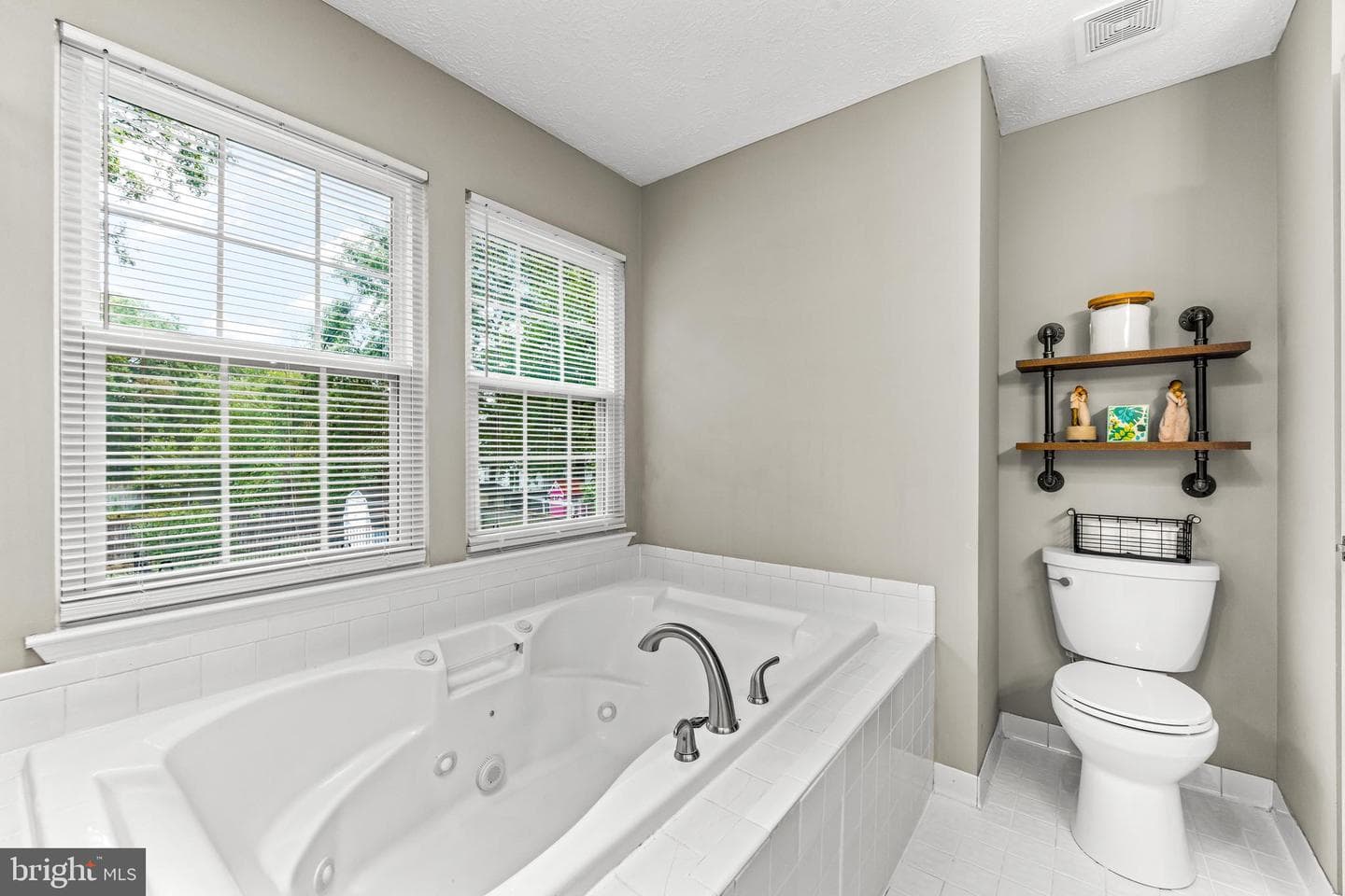10602 Ashford Circle photo 31