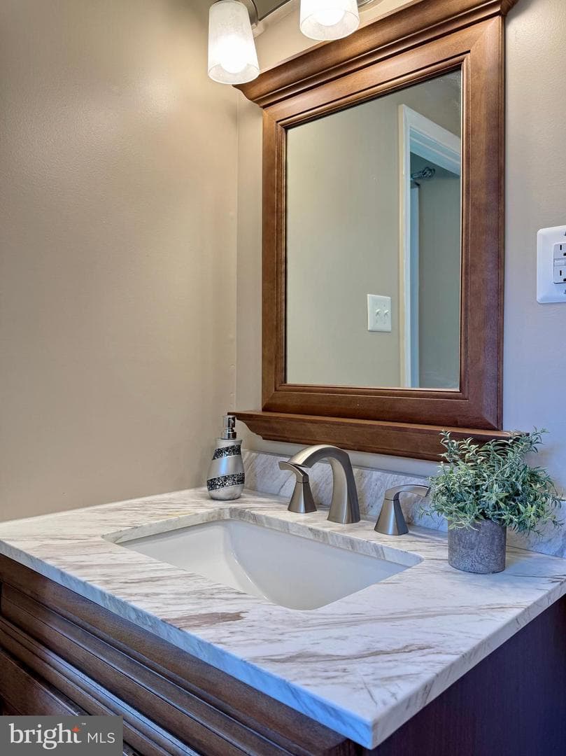 7426 Robin Road photo 34