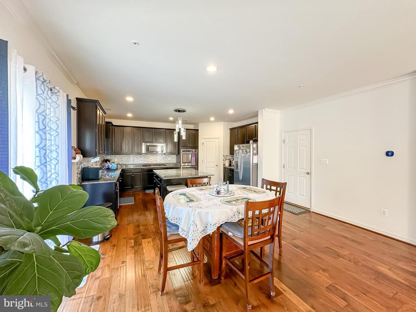 9863 Mannheim Ln photo 12